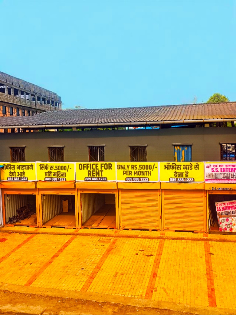 Highway-facing shops in Jasai